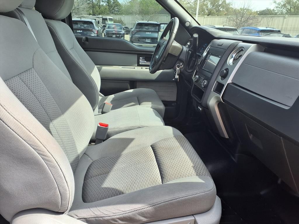 Used 2013 Tuxedo Black Metallic Ford XLT image 21