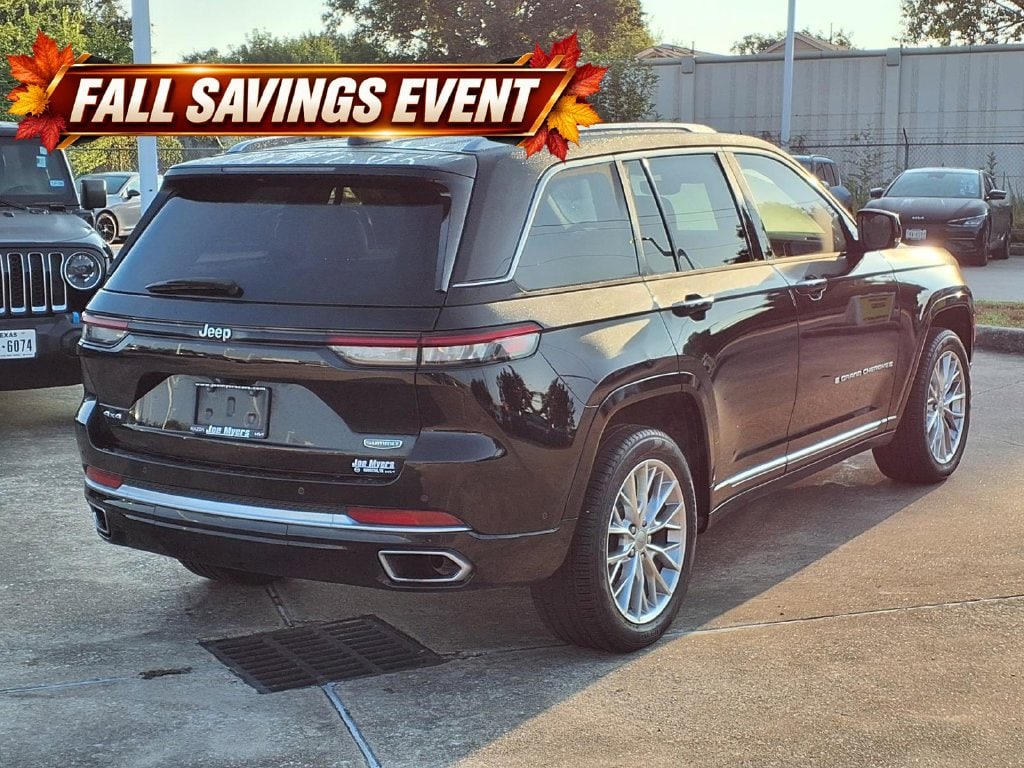 Used 2022 Diamond Black Crystal Pearlcoat Jeep Summit image 4