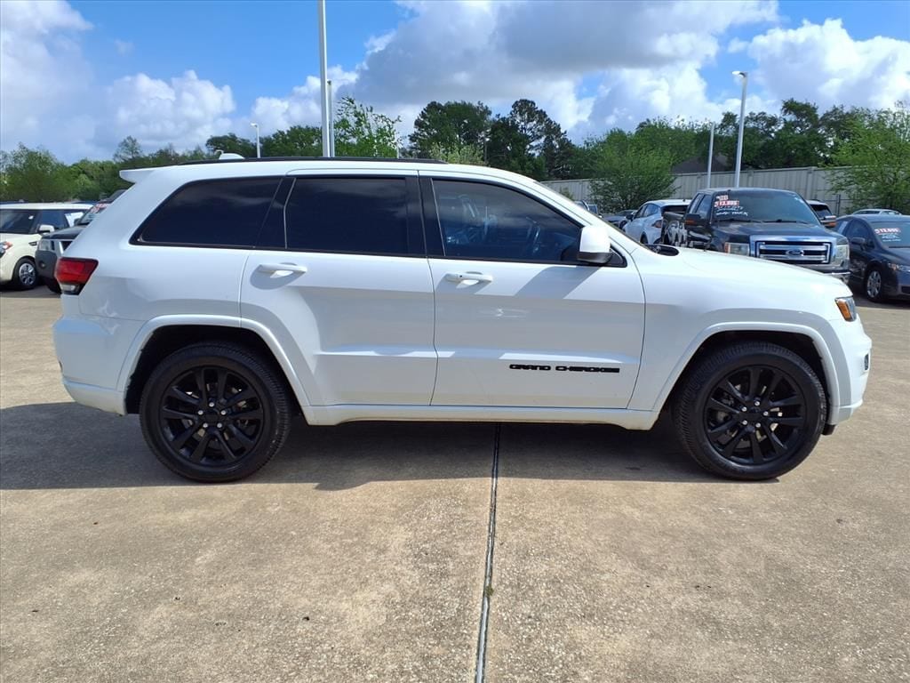 Used 2020 Bright White Clearcoat Jeep Altitude image 6