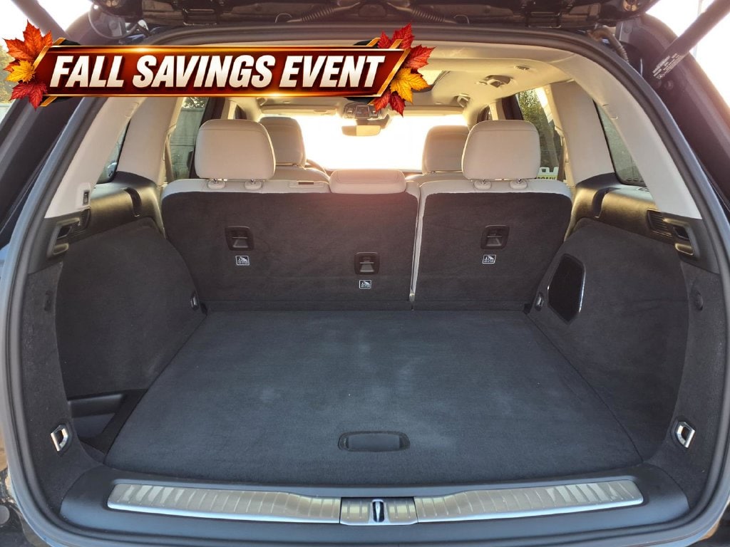 Used 2022 Diamond Black Crystal Pearlcoat Jeep Summit image 13
