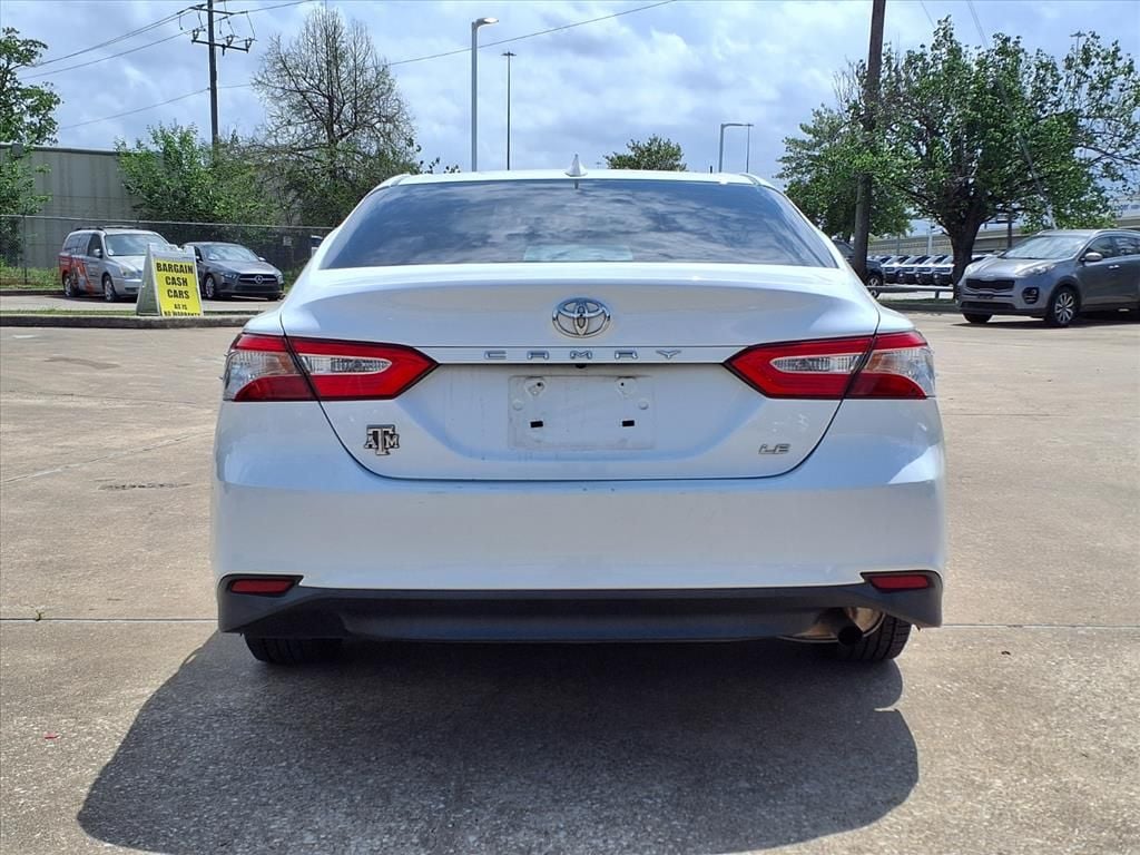Used 2020  Toyota LE image 6