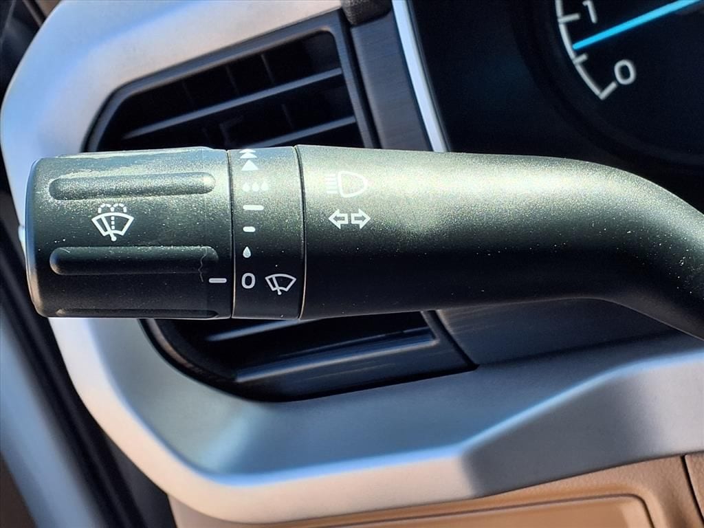 Used 2023 Avalanche Ford XLT image 14