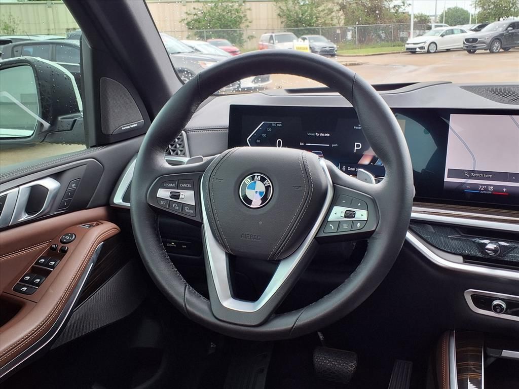 Used 2025 Alpine White BMW sDrive40i image 16