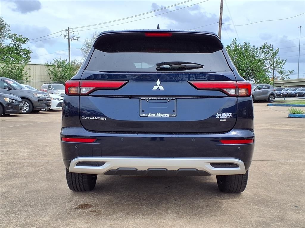 Used 2024  Mitsubishi SE image 6