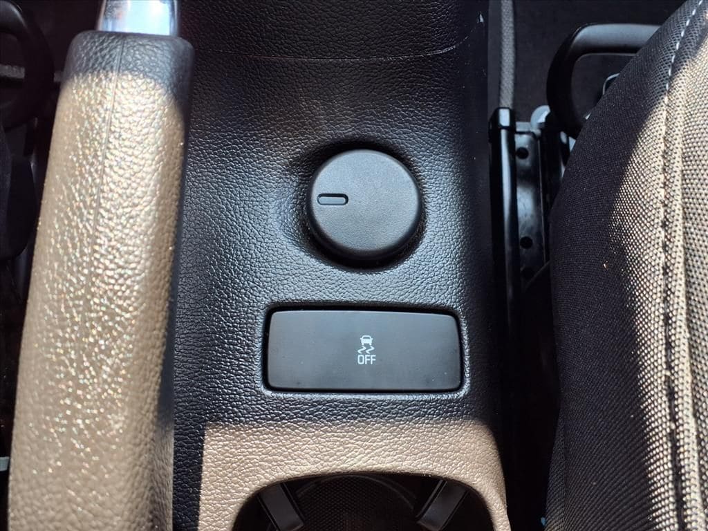 Used 2015 Black Granite Metallic Chevrolet LT image 19