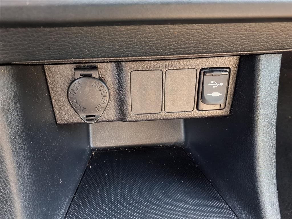 Used 2016 Super White Toyota LE image 18