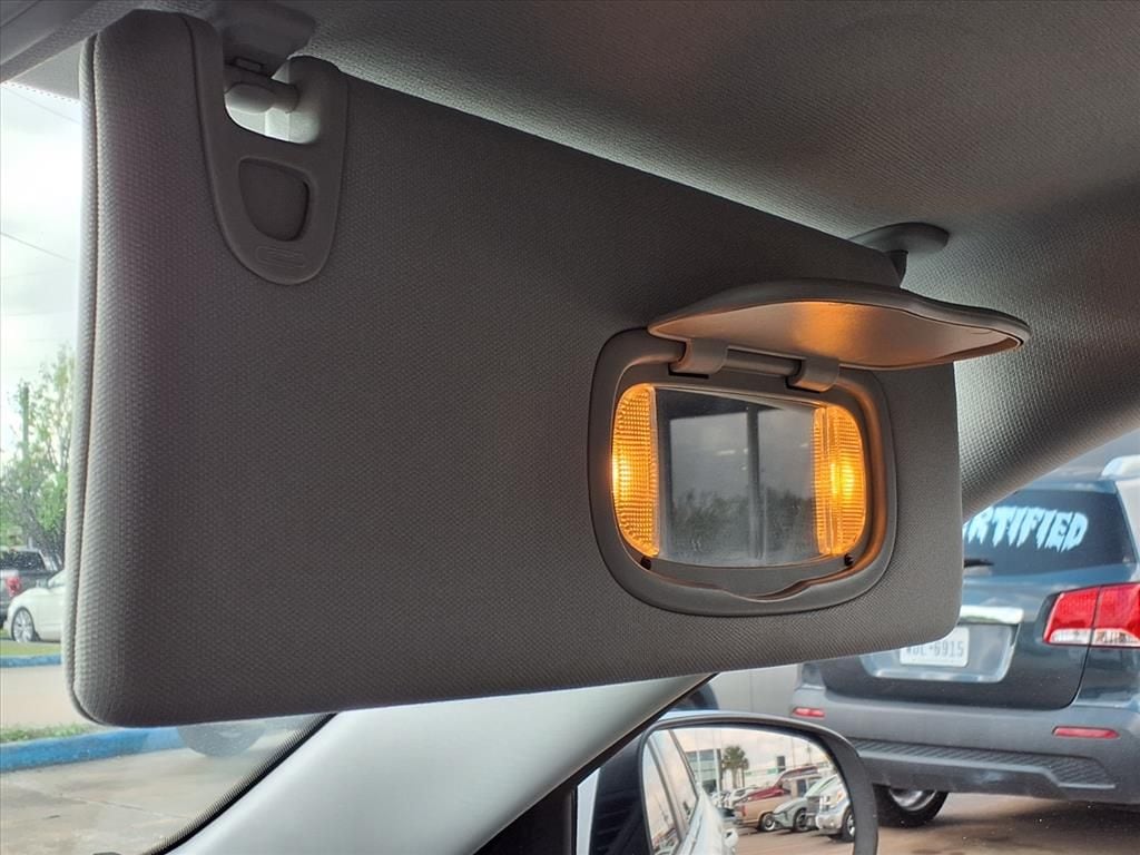 Used 2019 Bright White Clearcoat Jeep Latitude Plus image 27