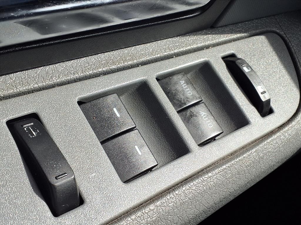 Used 2013 Tuxedo Black Metallic Ford XLT image 19