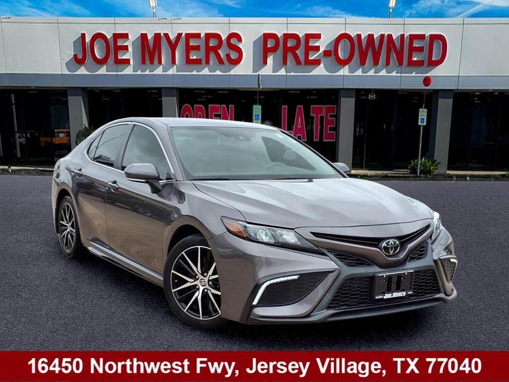 Used 2023 Toyota Camry SE Sedan