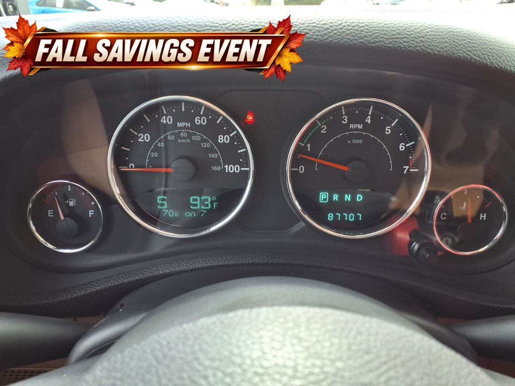 Used 2013 Bright White Clearcoat Jeep Unlimited Sahara image 30
