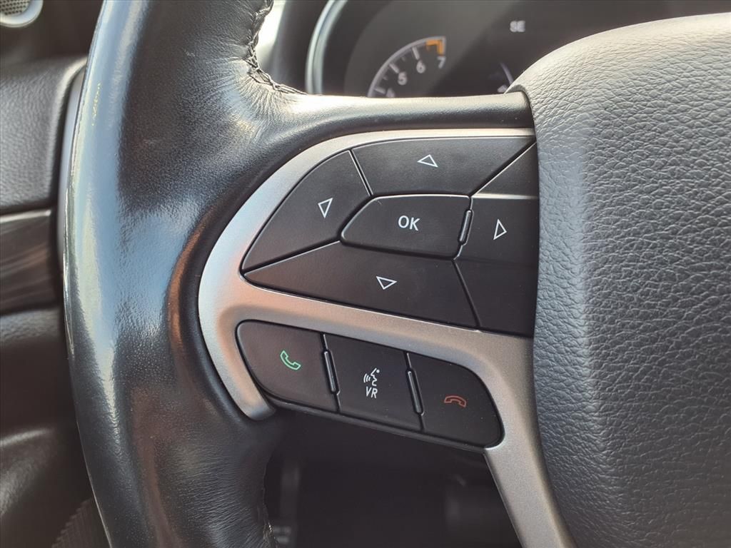 Used 2020 Bright White Clearcoat Jeep Altitude image 18