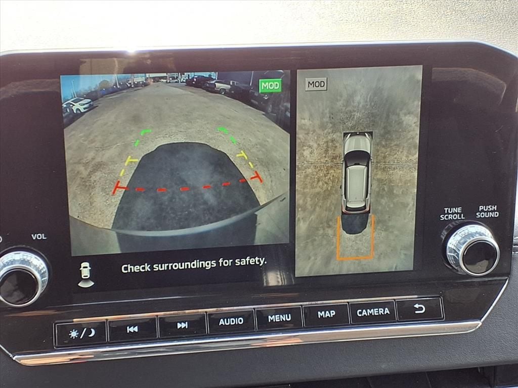 Used 2024 Gray Mitsubishi SE image 29