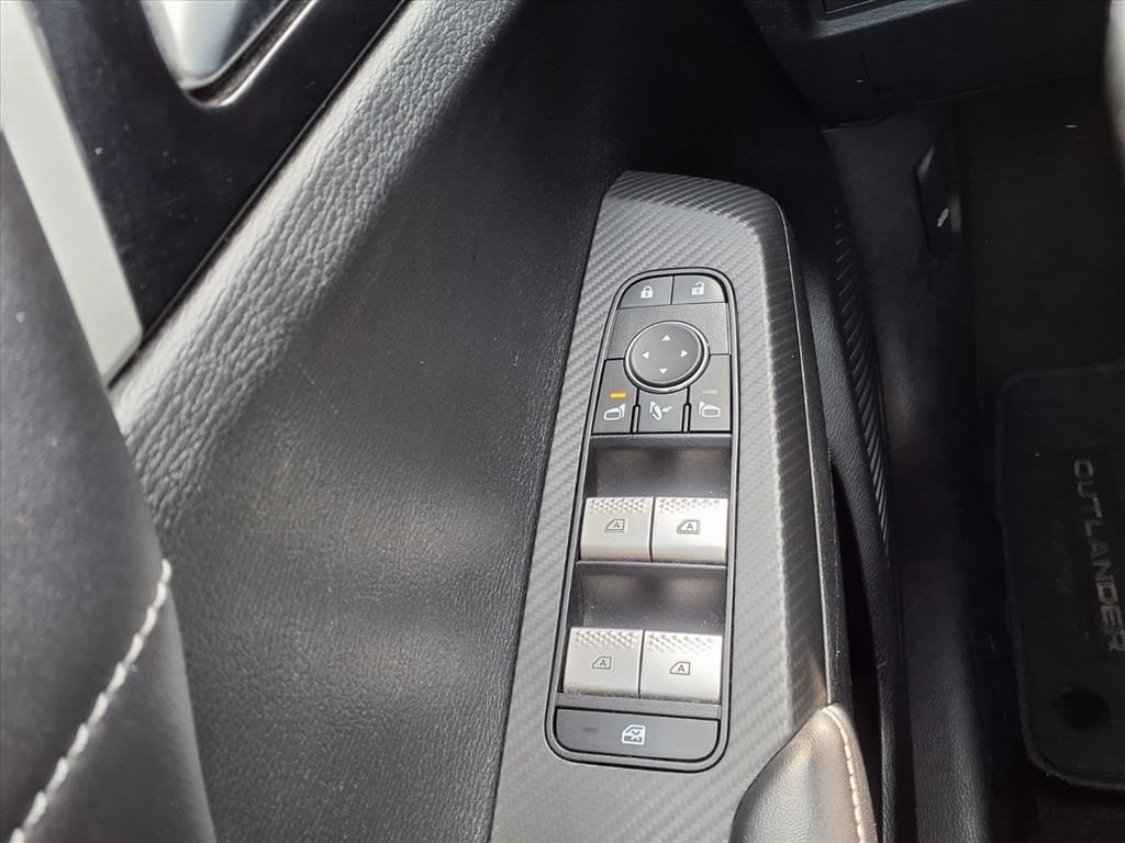 Used 2024 Gray Mitsubishi SE image 24