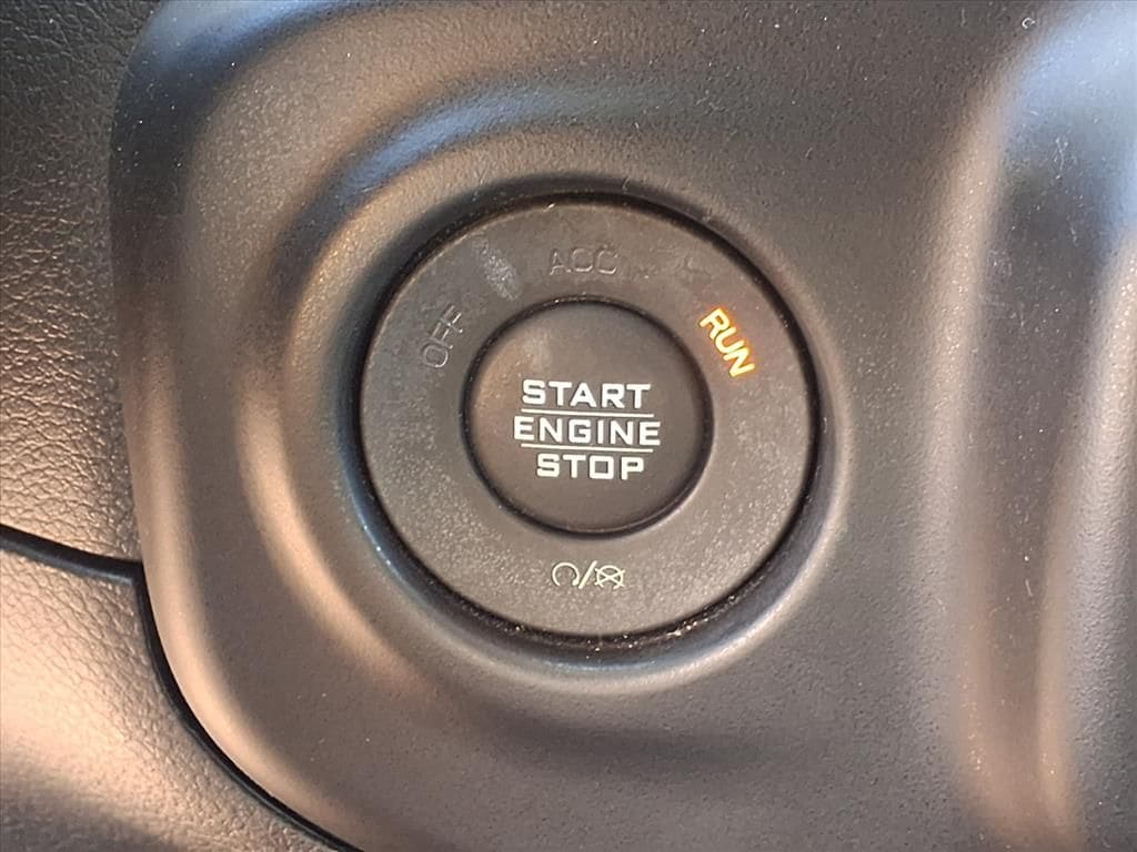 Used 2019 Baja Yellow Clearcoat Jeep Unlimited Sport S image 14