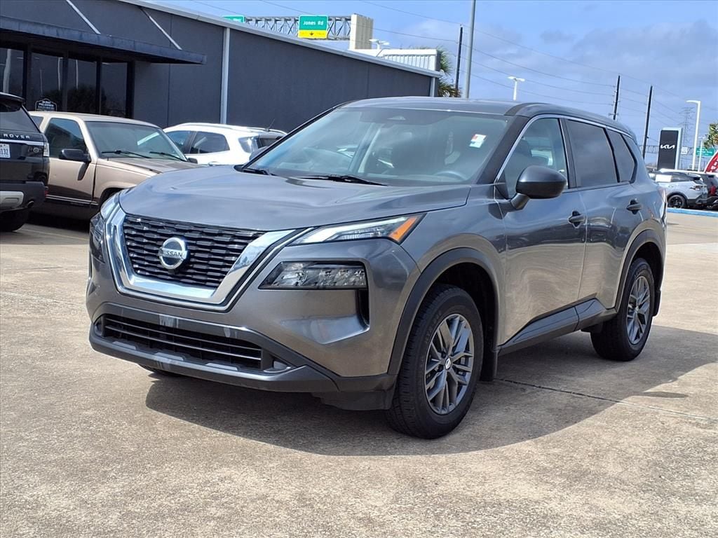 Used 2021 Gun Metallic Nissan S image 2