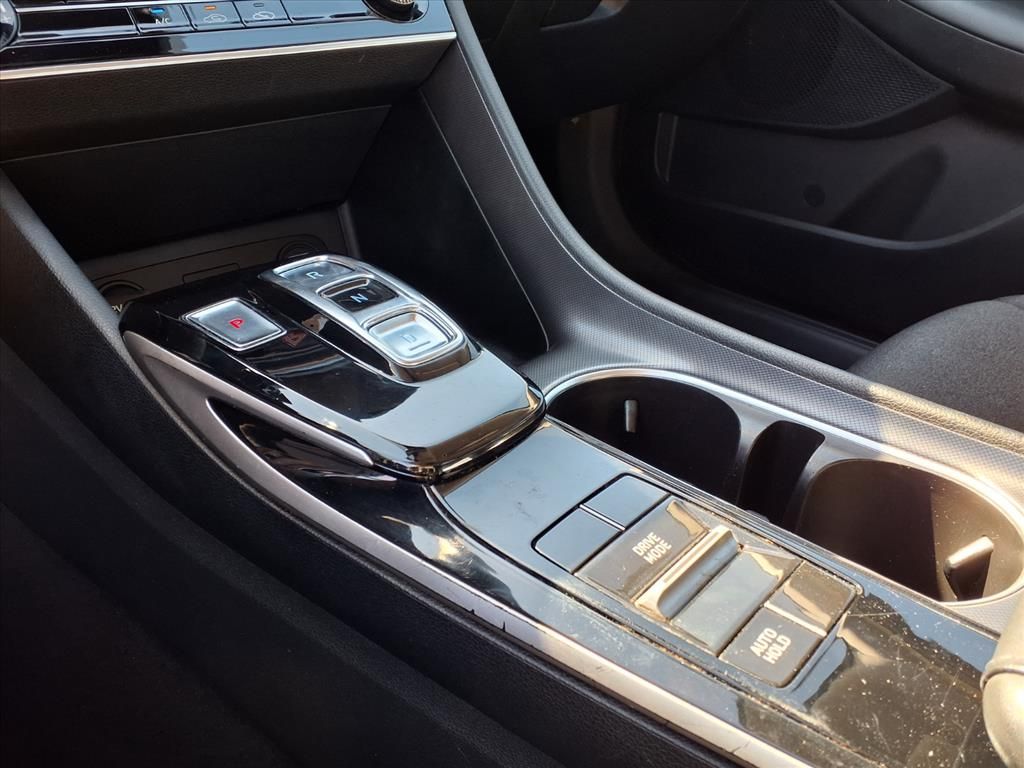 Used 2021 Portofino Gray Hyundai SE image 18