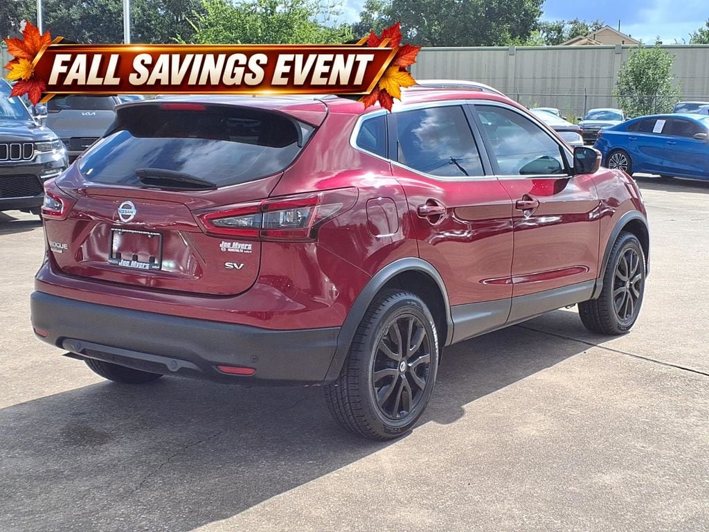 Used 2022 Scarlet Ember Pearl Metallic Nissan SV image 4