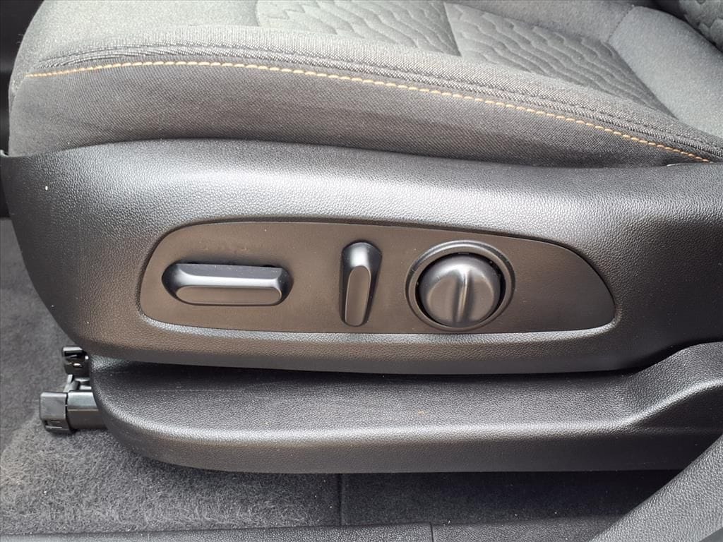 Used 2020 Silver Ice Metallic Chevrolet LT image 20