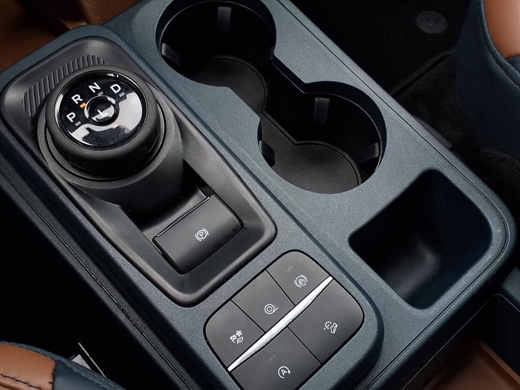 Used 2024 Cactus Gray Ford Lariat image 27