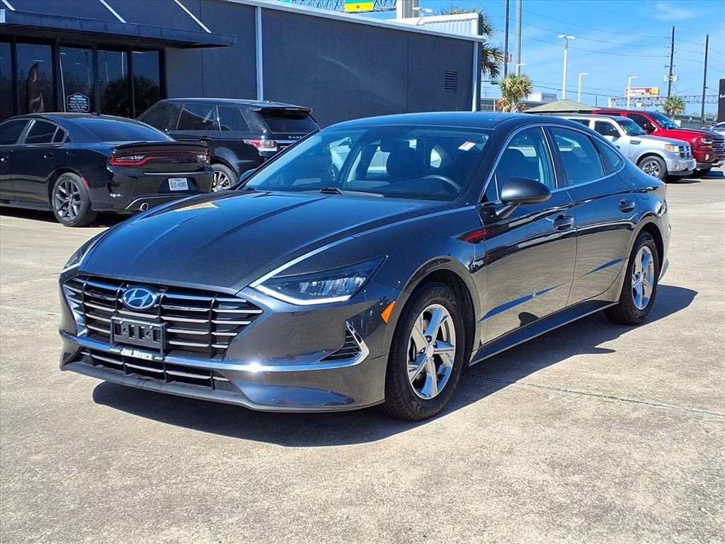 Used 2021 Portofino Gray Hyundai SE image 3
