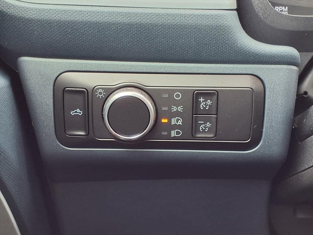 Used 2024 Cactus Gray Ford Lariat image 28