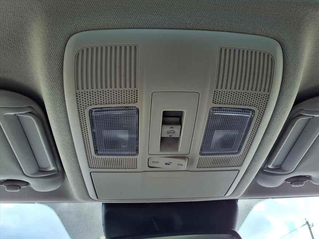 Used 2014 Red Metallic Mazda Grand Touring image 25