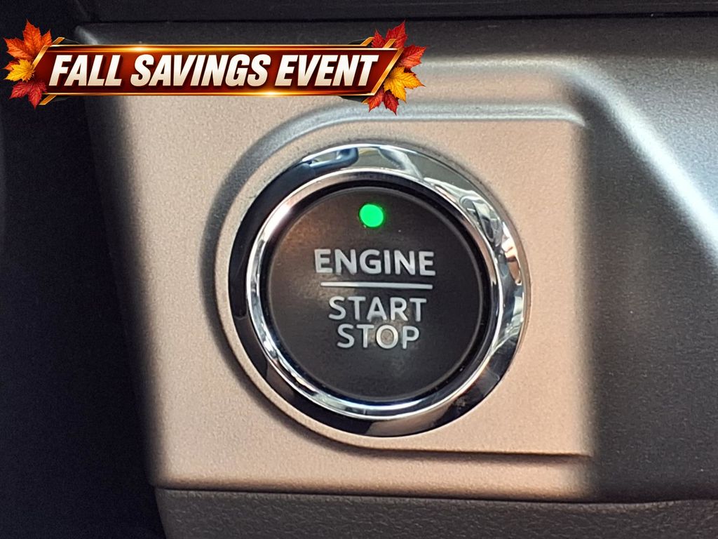 Used 2021 Guard Metallic Ford XLT image 14