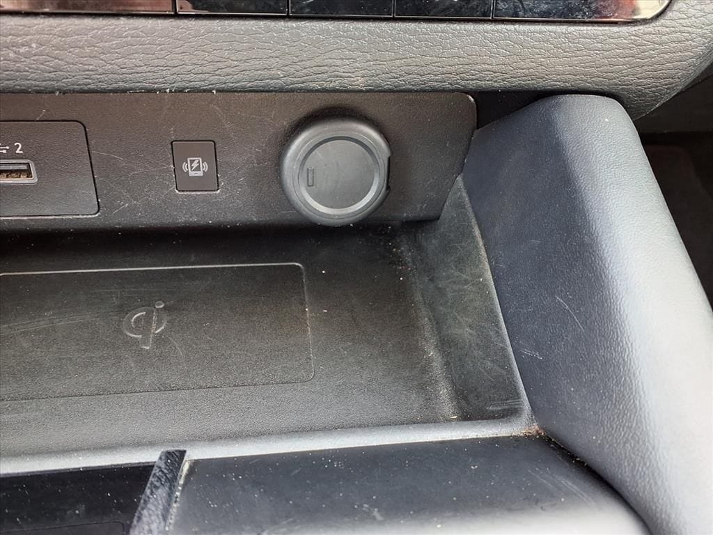 Used 2024 Gray Mitsubishi SE image 20