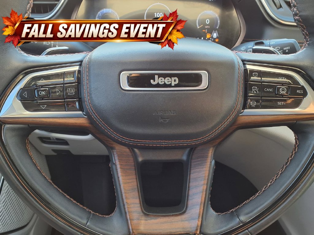 Used 2022 Diamond Black Crystal Pearlcoat Jeep Summit image 19
