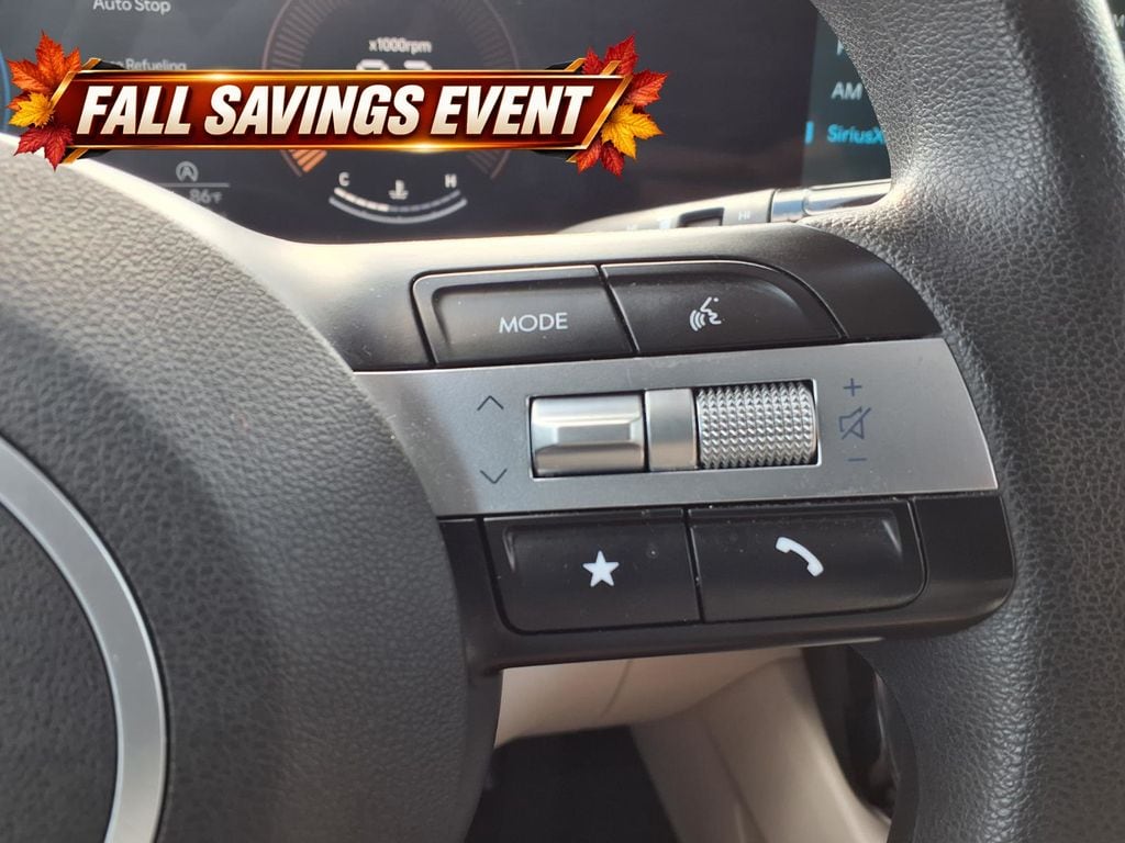 Used 2025 Phantom Black Hyundai SEL image 19