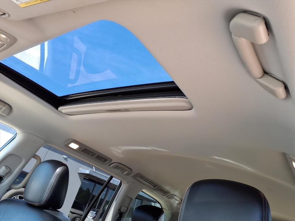 Used 2020 Gun Metallic Nissan SL image 10