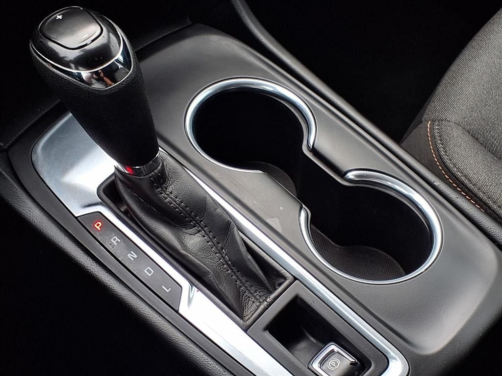 Used 2020 Silver Ice Metallic Chevrolet LT image 27