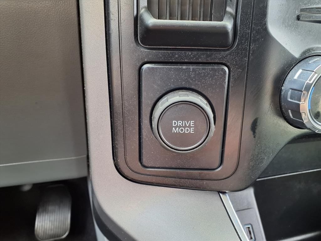 Used 2023 Iconic Silver Metallic Ford XLT image 23