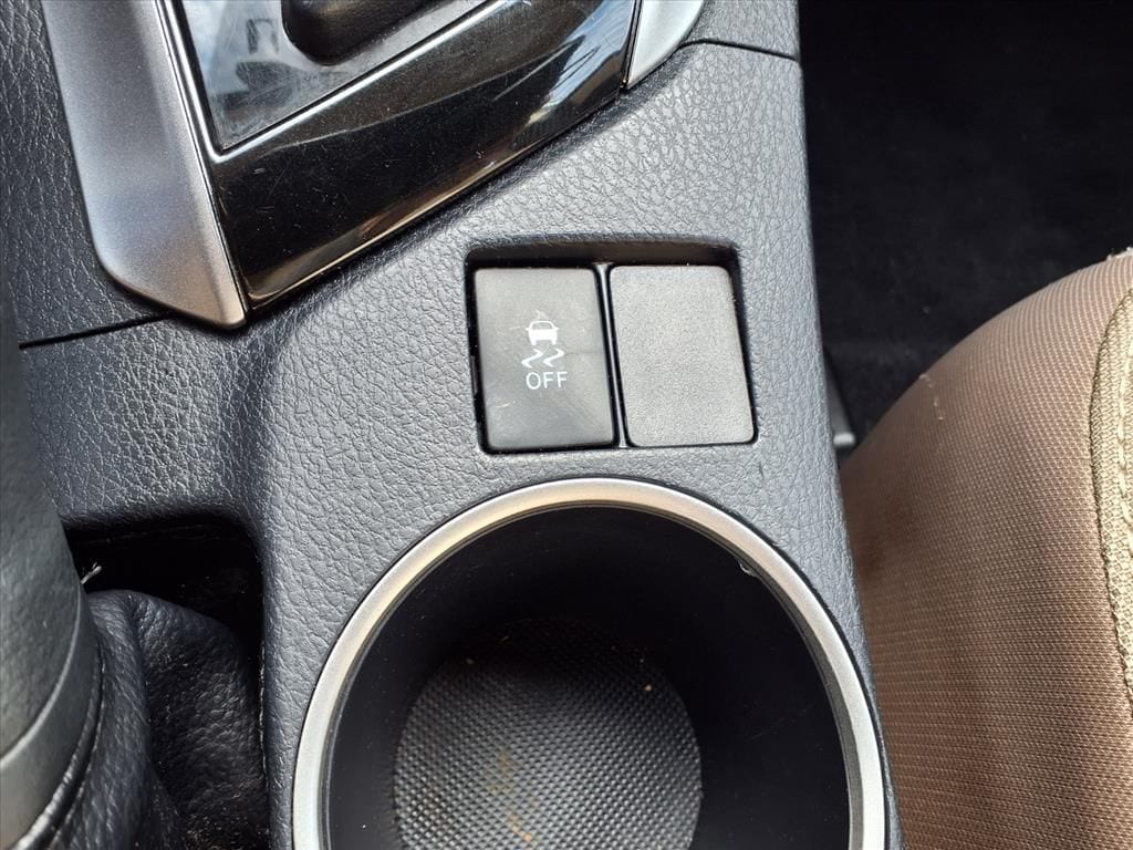 Used 2016 Super White Toyota LE image 19