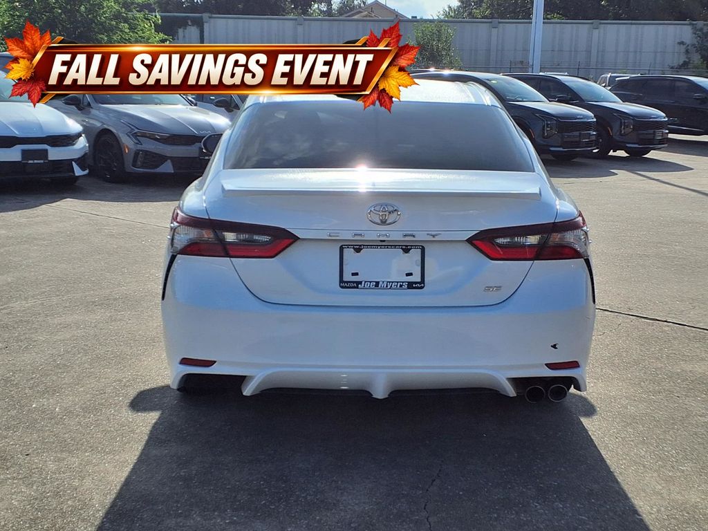 Used 2024 Ice Toyota SE image 8