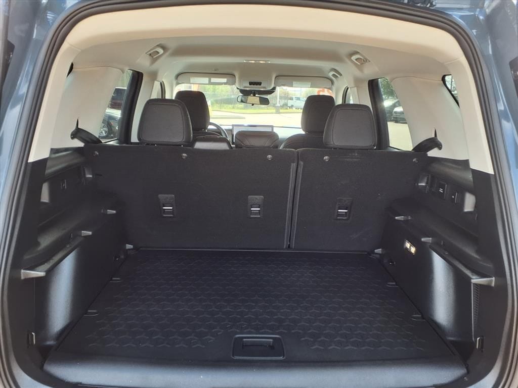 Used 2025 Azure Gray Metallic Ford Big Bend image 12