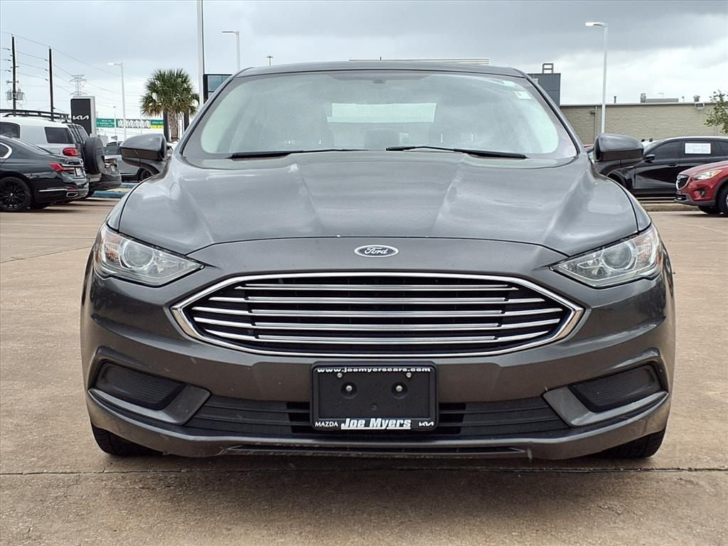 Used 2017 Magnetic Ford SE image 3