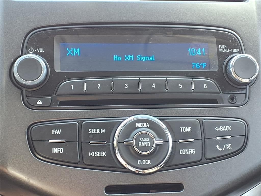 Used 2015 Black Granite Metallic Chevrolet LT image 27