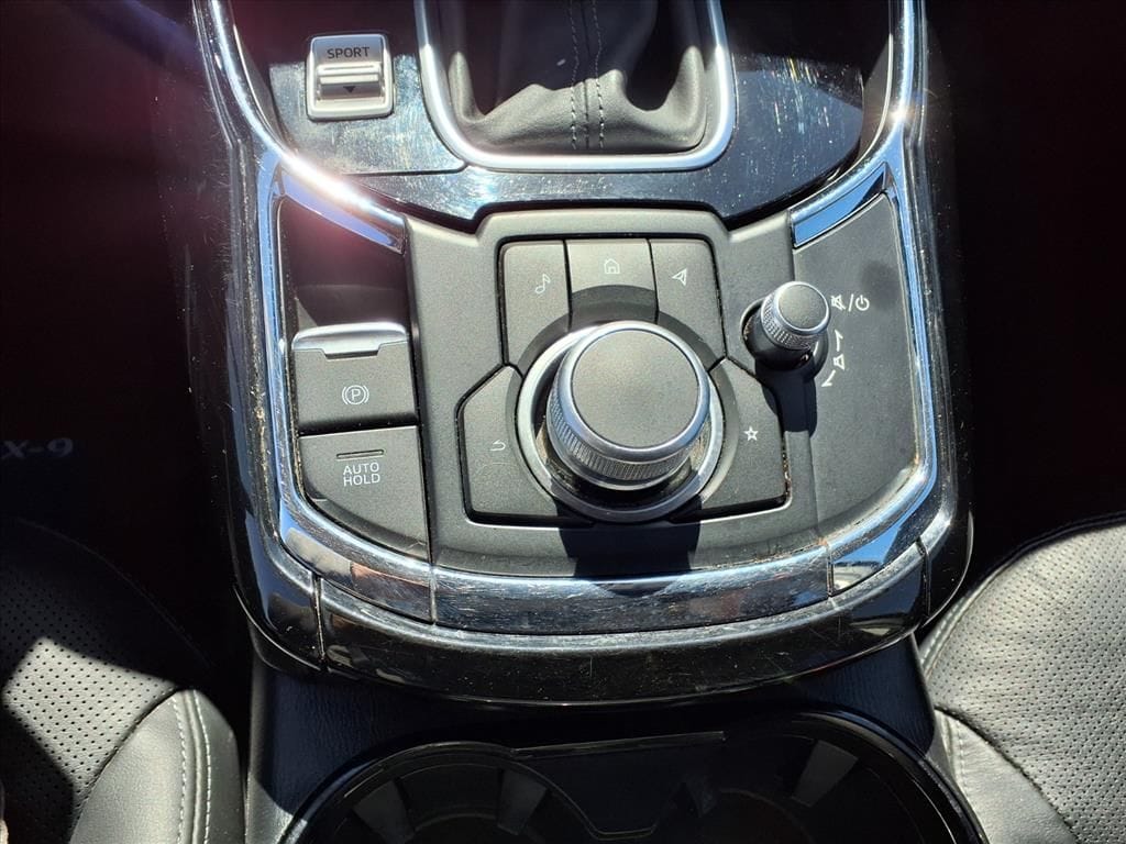 Used 2022 Snowflake White Pearl Mica Mazda Touring image 22