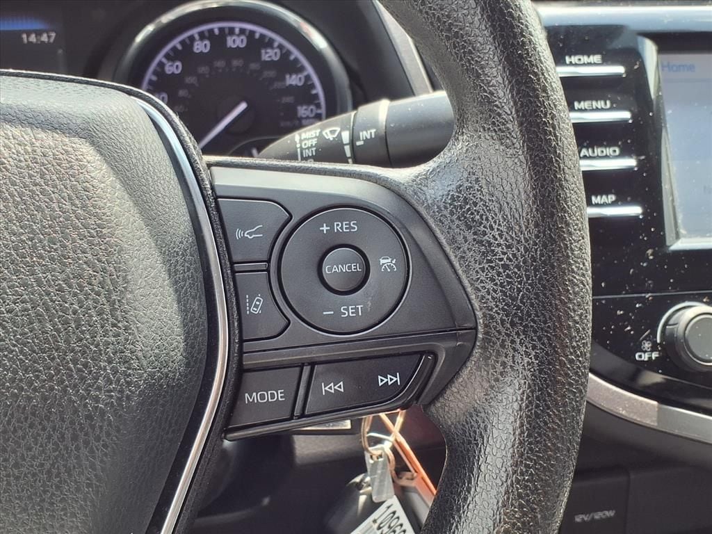 Used 2020  Toyota LE image 21