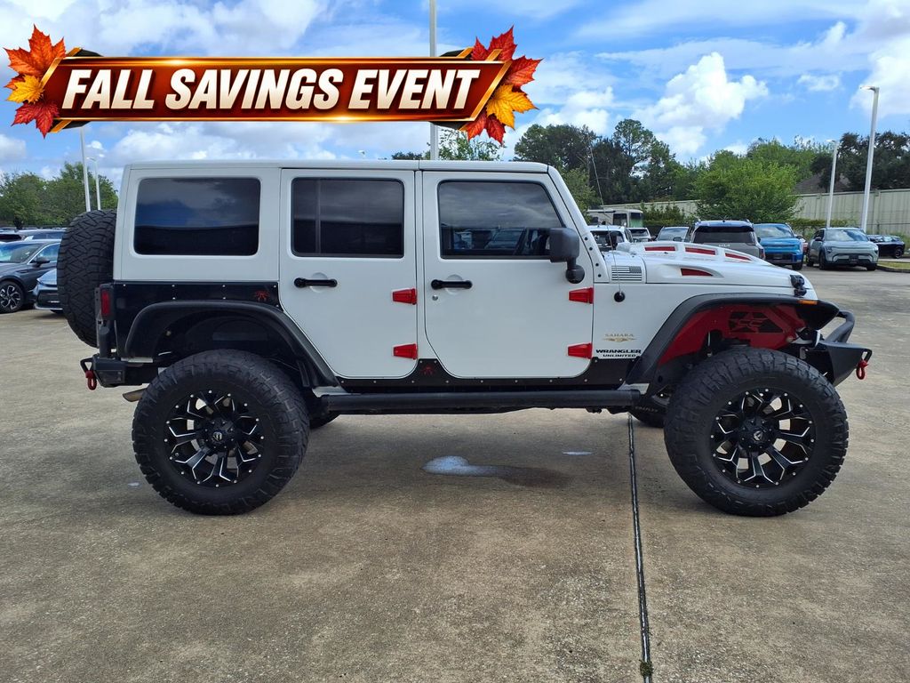 Used 2013 Bright White Clearcoat Jeep Unlimited Sahara image 6