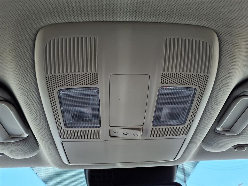 Used 2022 Snowflake White Pearl Mica Mazda Touring image 26