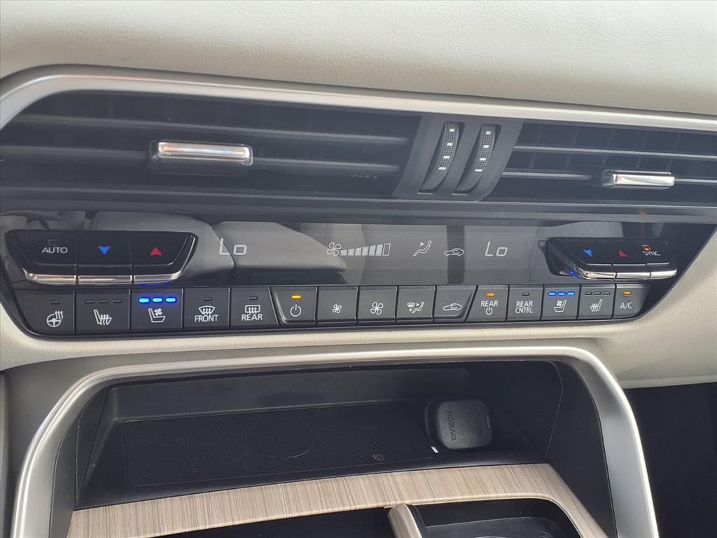 Used 2024 White Mazda 3.3 Turbo Premium Plus image 21