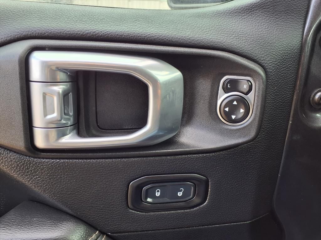 Used 2021 Granite Crystal Metallic Clearcoat Jeep Overland image 23