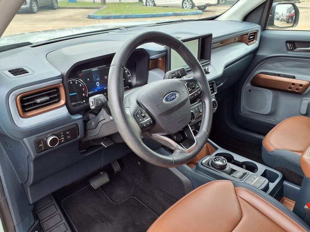 Used 2024 Cactus Gray Ford Lariat image 10