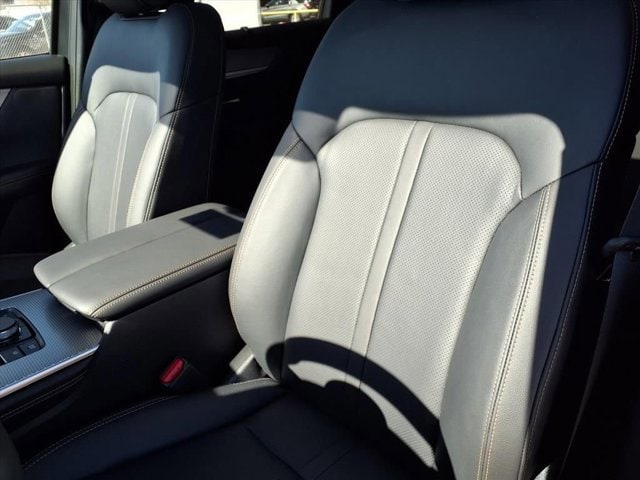 Used 2026 Artisan Red Premium Mazda 3.3 Turbo Premium image 5