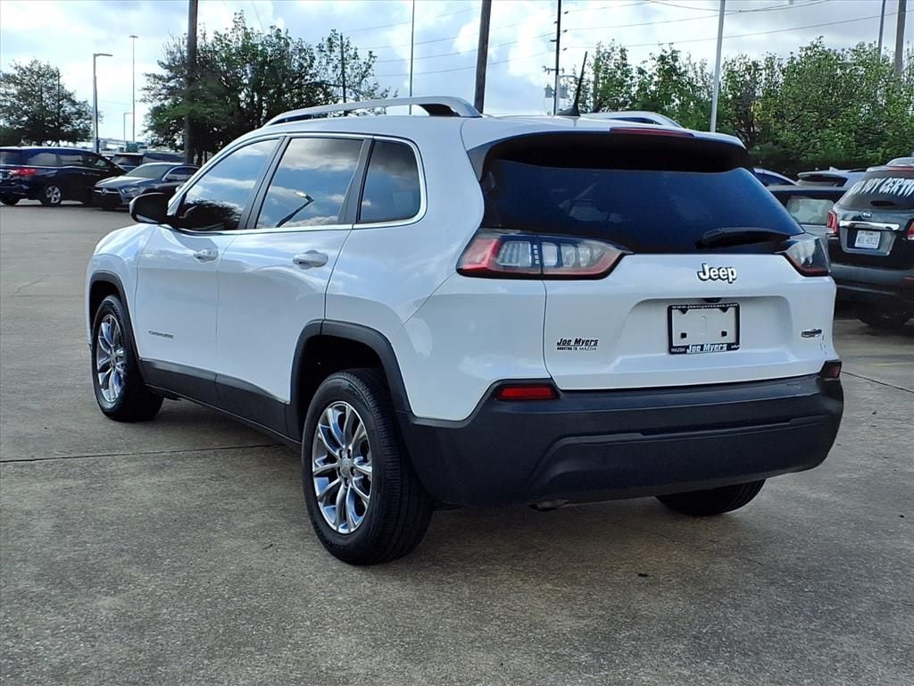 Used 2019 Bright White Clearcoat Jeep Latitude Plus image 2