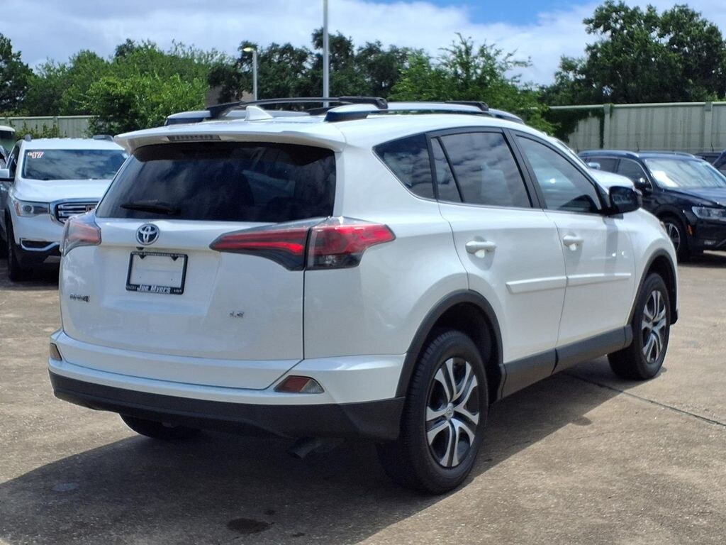 Used 2018 Toyota RAV4 LE SUV