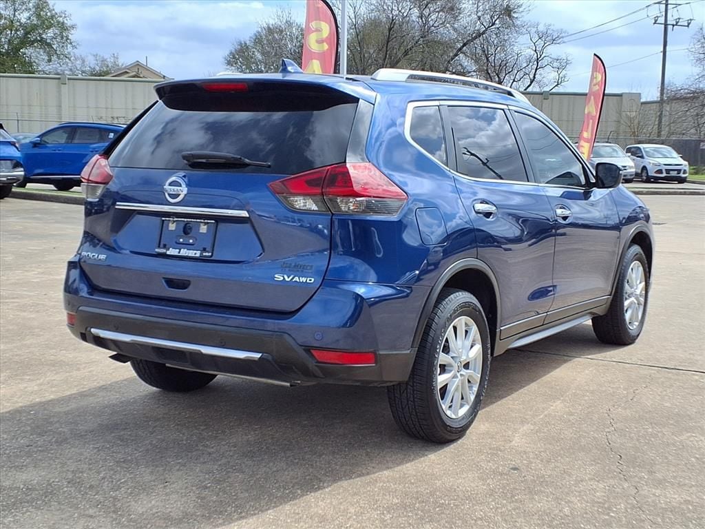 Used 2019 Caspian Blue Metallic Nissan SV image 4