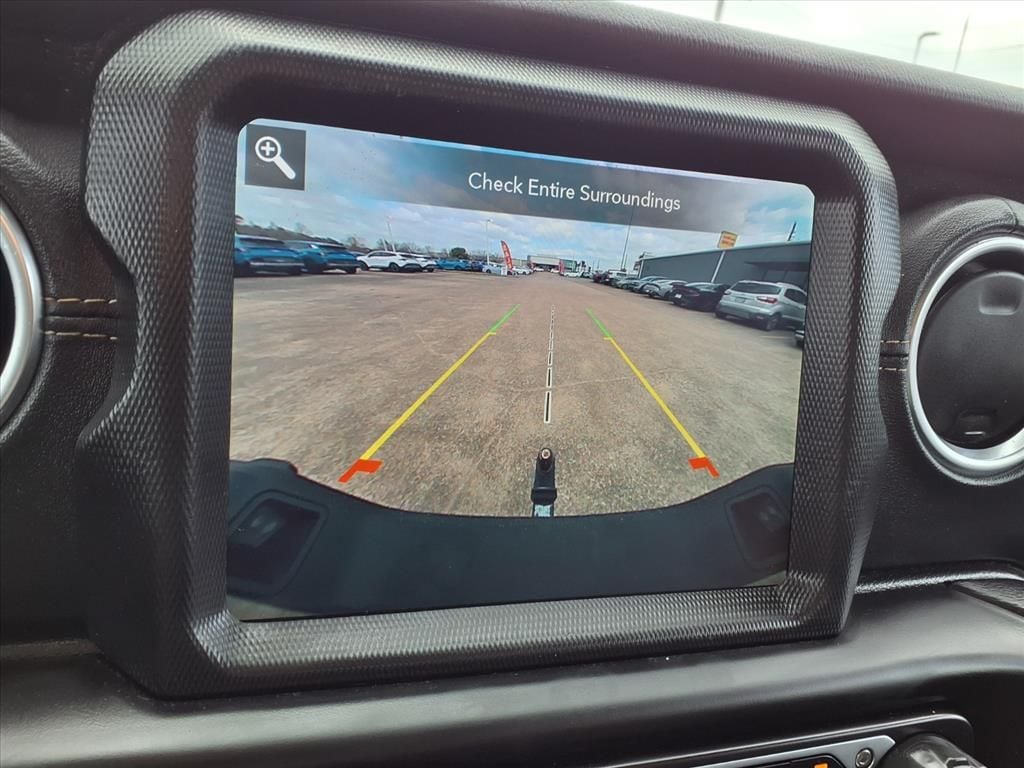 Used 2021 Granite Crystal Metallic Clearcoat Jeep Overland image 20